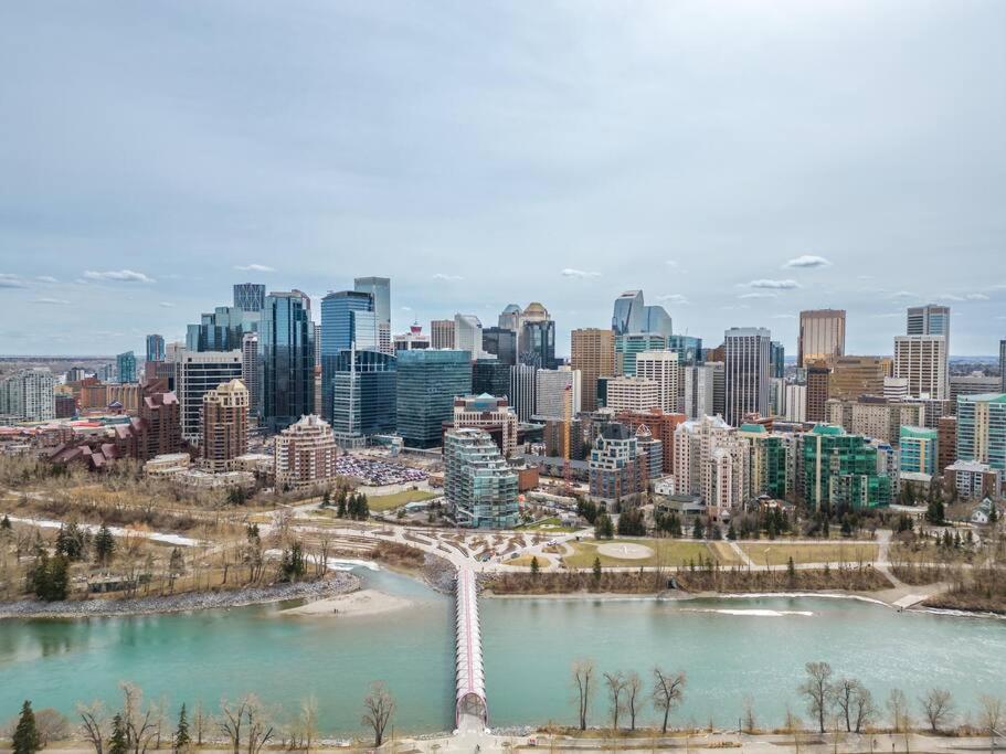Chic 1Br Kensington Unit W/Parking Lägenhet YYC Exteriör bild