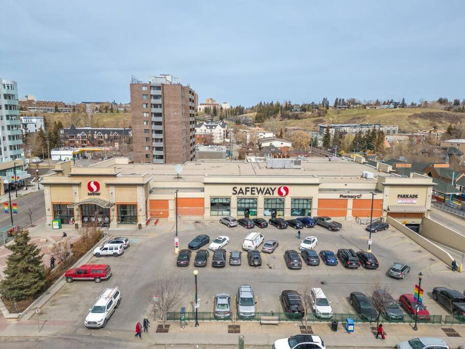 Chic 1Br Kensington Unit W/Parking Lägenhet YYC Exteriör bild