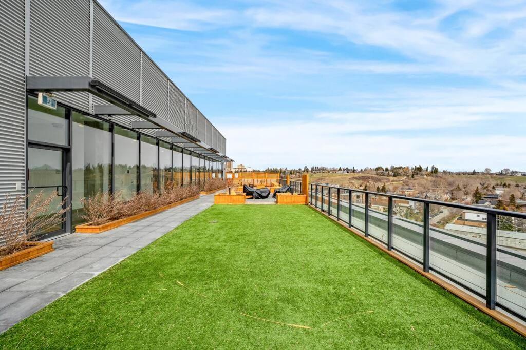 Chic 1Br Kensington Unit W/Parking Lägenhet YYC Exteriör bild